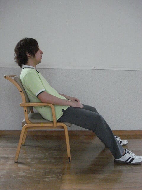 態度が悪い座り方