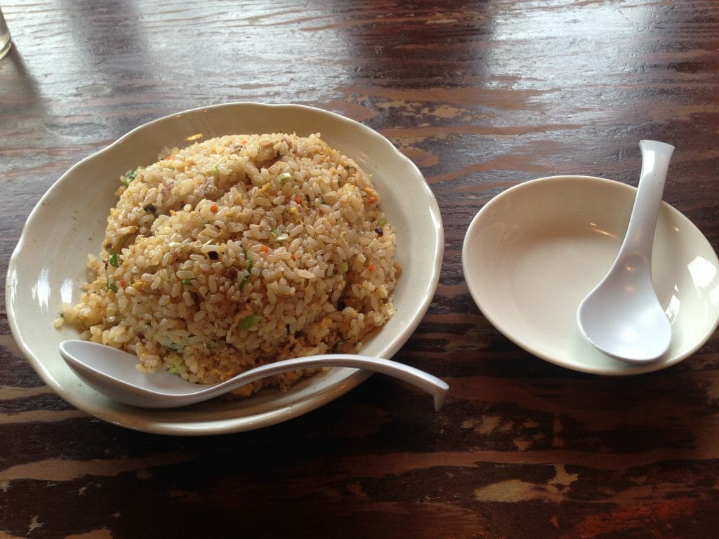 近くのラーメン屋のチャーハン