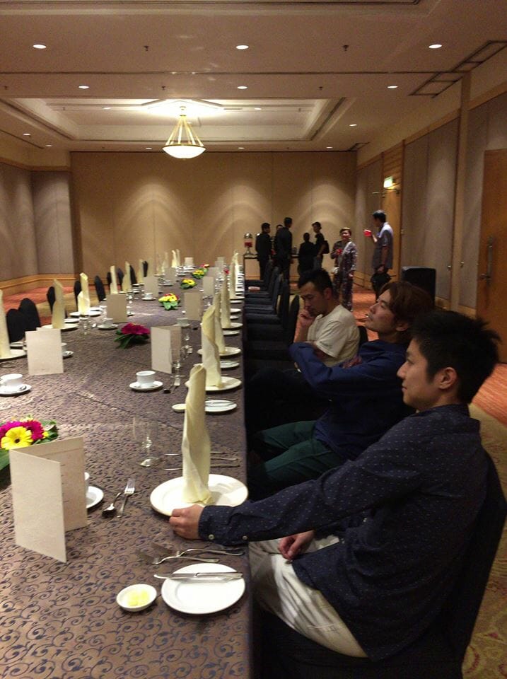 秘密の会合