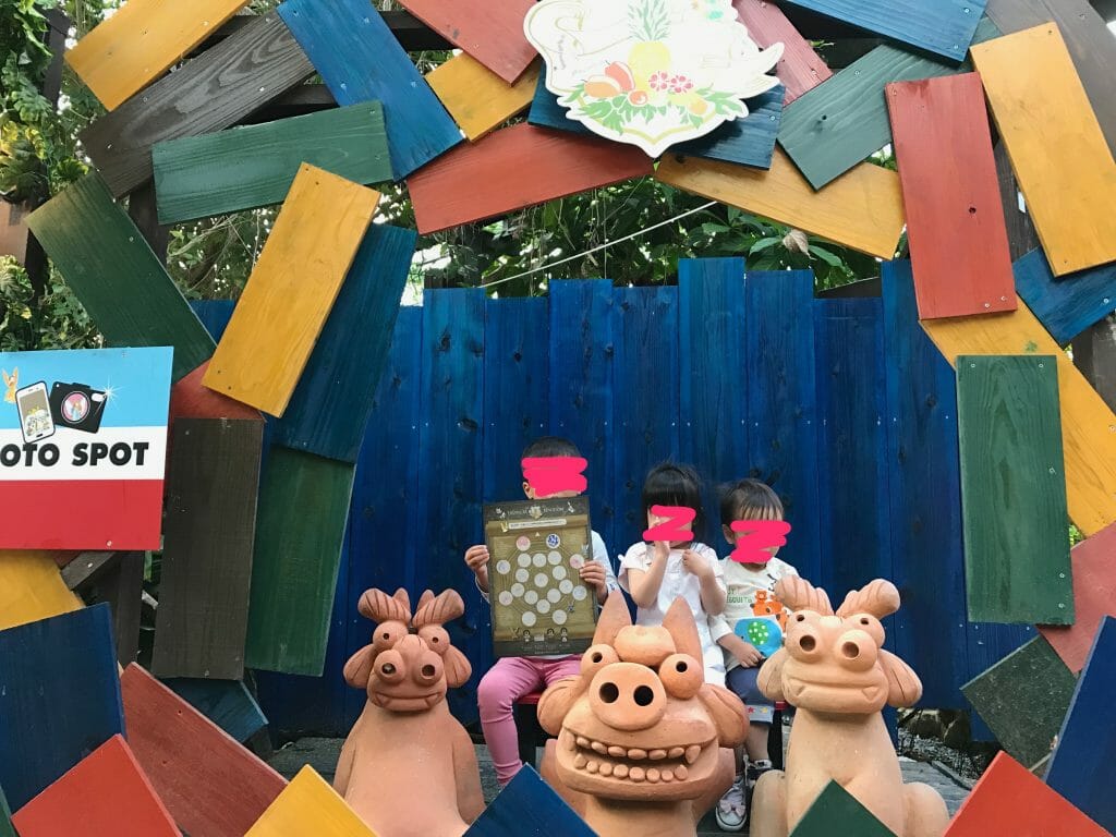 シーサーと記念写真