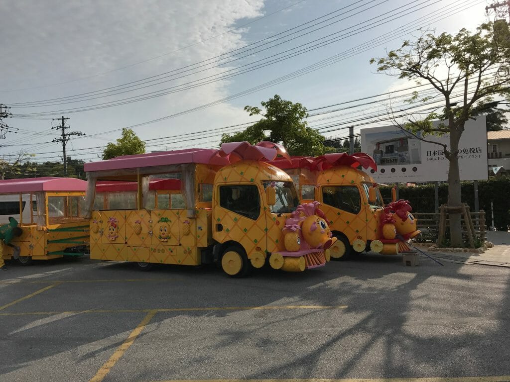パイナップルパークバス